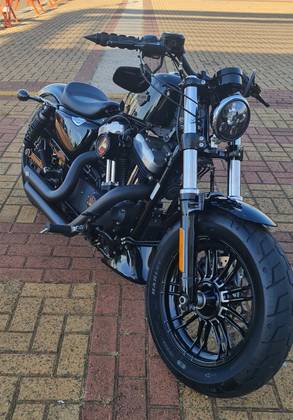 HARLEY-DAVIDSON SPORTSTER FORTY-EIGHT 